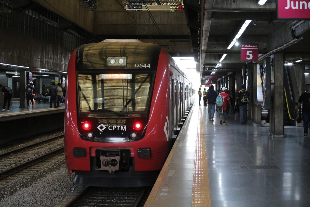 homem-morre-atropelado-por-trem-apos-confusao-em-linha-da-cptm-–-jovem-pan