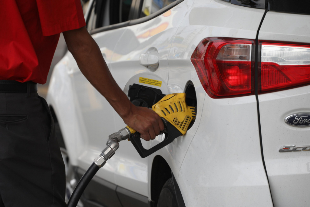preco-da-gasolina-recua-0,17%-nas-bombas;-diesel-tem-queda-de-1,1%-–-jovem-pan