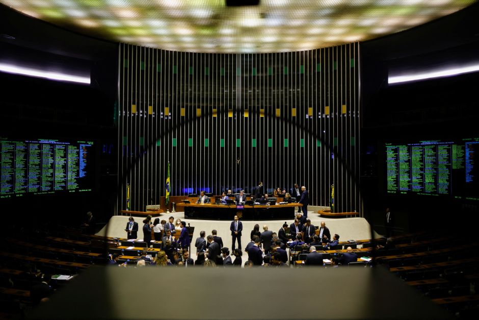 “nao-me-arrependo.-faria-tudo-de-novo”,-diz-deputado-que-deu-tapa-em-colega-no-plenario-|-cnn-brasil