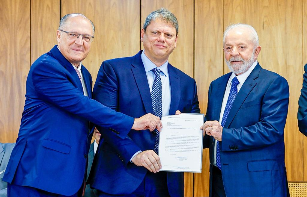ao-lado-de-lula,-tarcisio-elogia-investimento-do-bndes-no-metro-de-sao-paulo-–-money-times