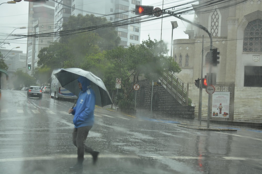 ciclone-extratropical-pode-atingir-o-rio-grande-do-sul-na-vespera-de-natal-–-jovem-pan
