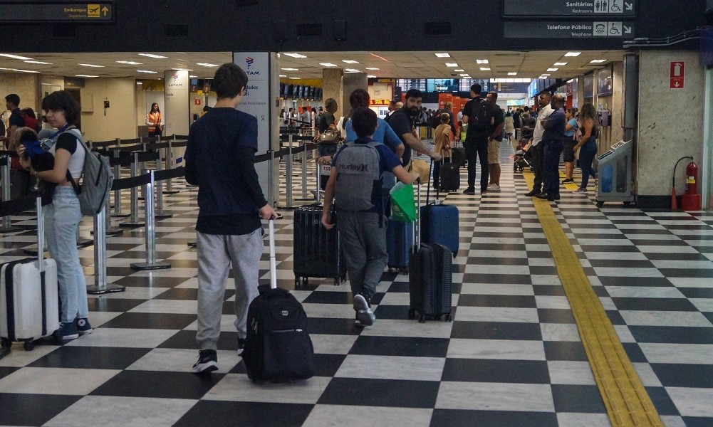 passagens-aereas-tem-reducao-de-6,6%-em-2023,-aponta-anac-–-jovem-pan