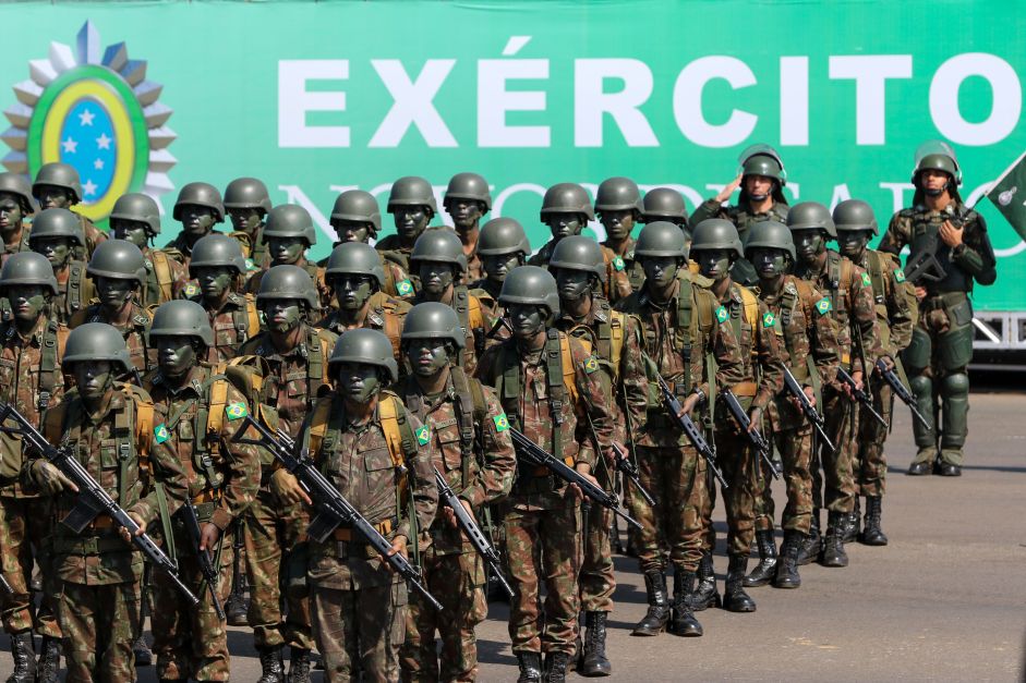 8-de-janeiro:-exercito-mantem-silencio-sobre-ataques-para-evitar-politizacao-|-cnn-brasil
