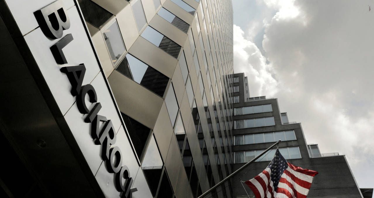 blackrock:-maior-gestora-do-mundo-vende-acoes-de-duas-empresas-brasileiras;-veja-–-money-times