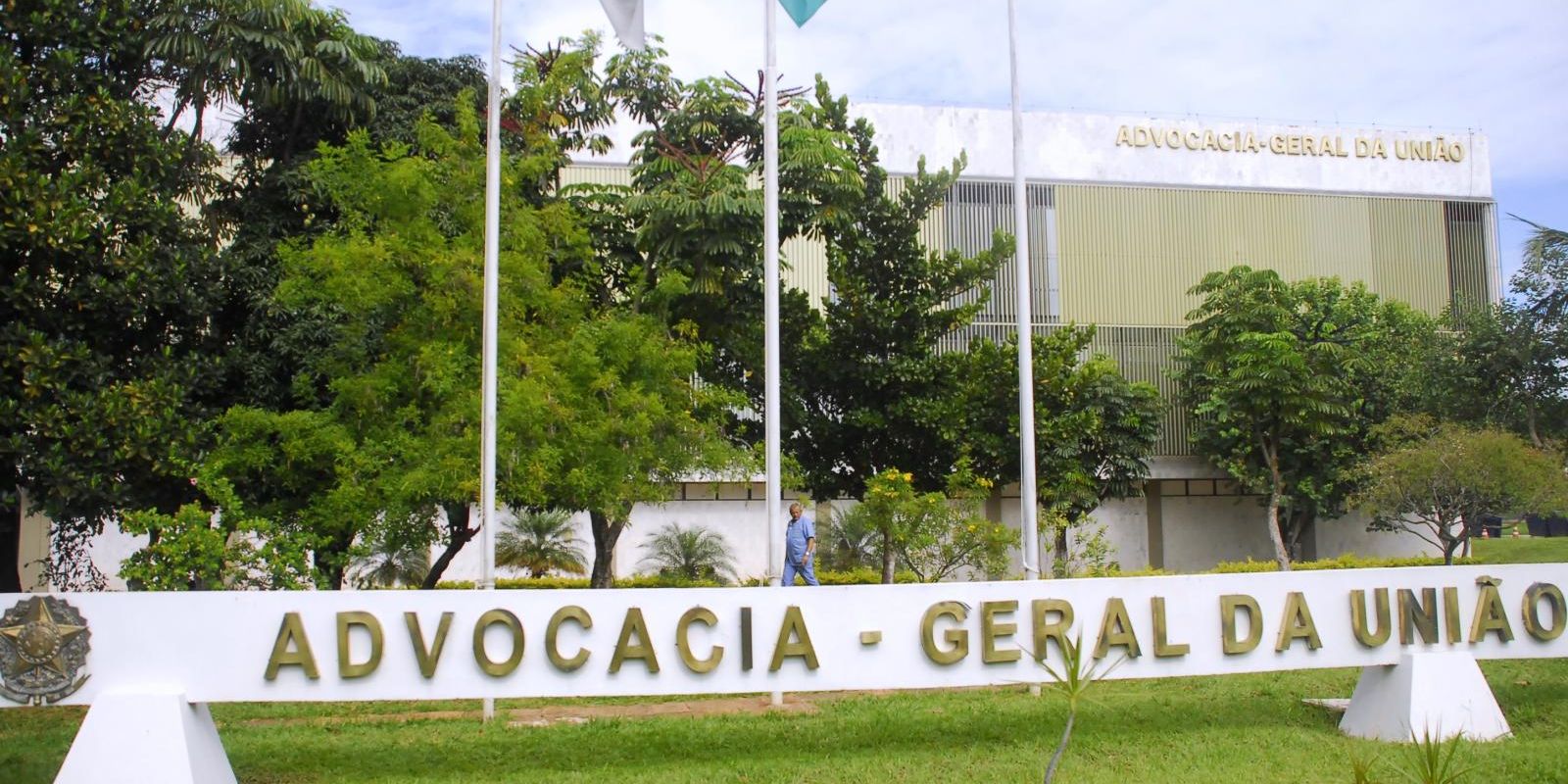 agu-cobra-r$-3,5-milhoes-de-militares-por-mortes-durante-glo