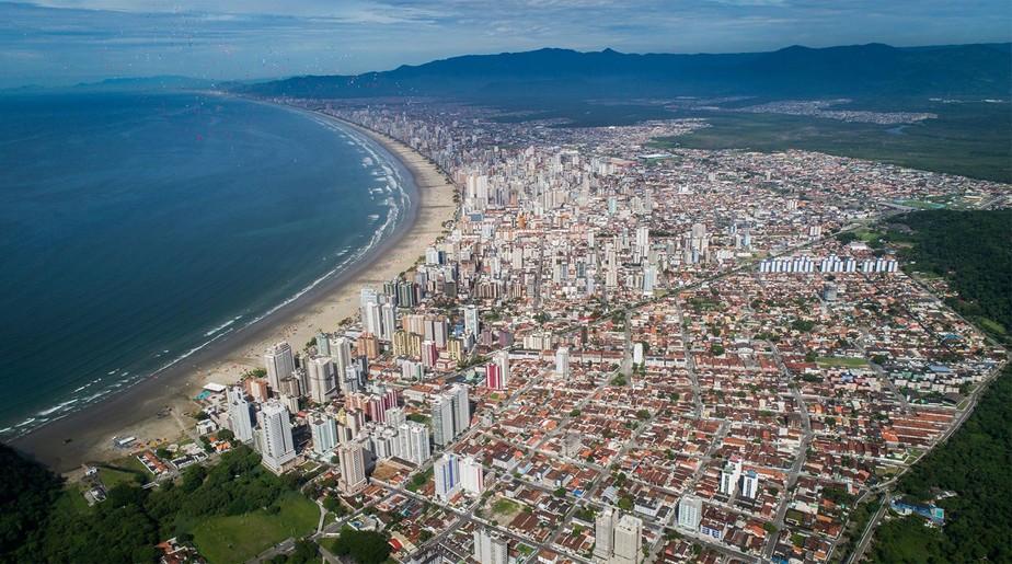 mulher-morre-apos-ser-atingida-por-raio-no-litoral-de-sao-paulo-–-jovem-pan