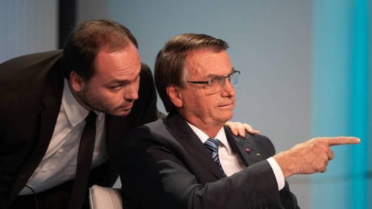 bolsonaro-diz-a-cnn-que-carlos-ira-prestar-depoimento-a-pf-na-terca-feira-(30)-|-cnn-brasil