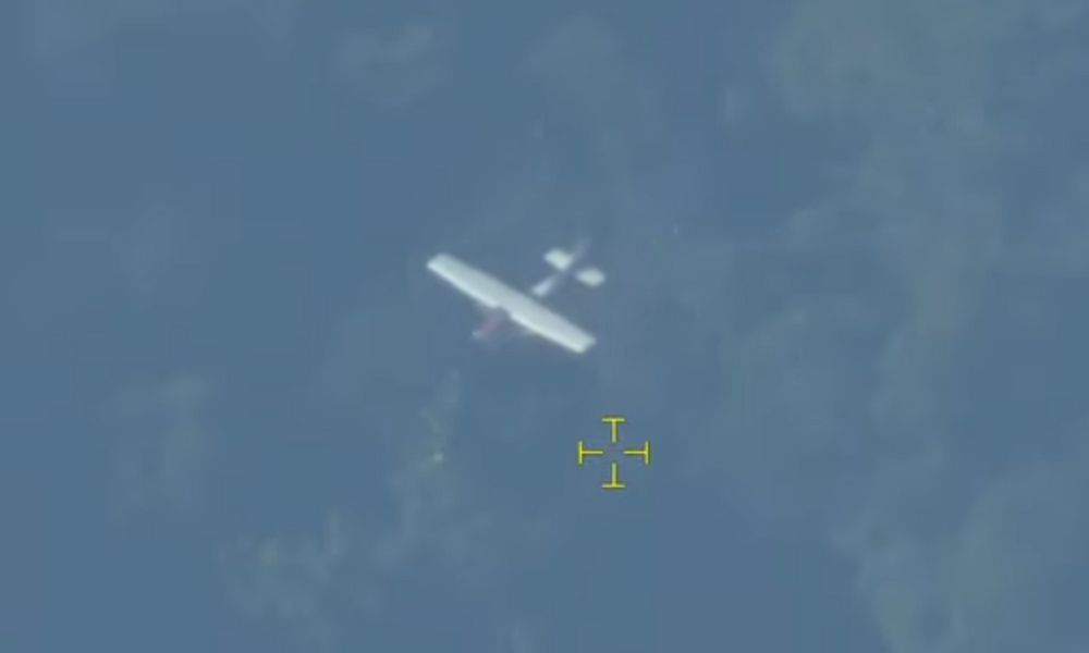 fab-intercepta-aviao-suspeito,-atira-e-piloto-foge-apos-pousar-em-roraima;-veja-video-–-jovem-pan
