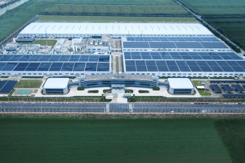 tuv-rheinland-atesta-fabrica-da-astronergy-como-1a-zero-carbono-do-mundo-na-industria-fv
