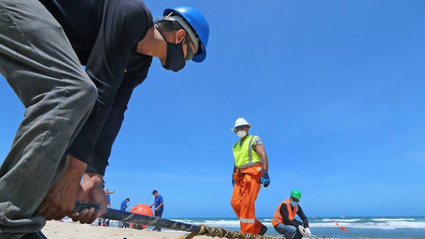 disputa-“salgada”-em-fortaleza-ameaca-causar-apagao-de-internet-no-pais-–-neofeed