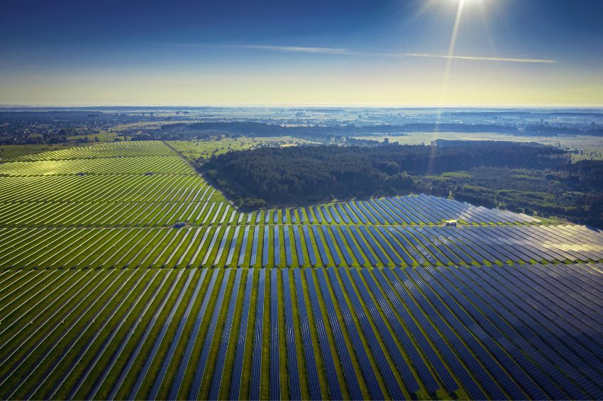setor-solar-no-brasil:-retrospectiva-de-2023-e-projecoes-para-2024