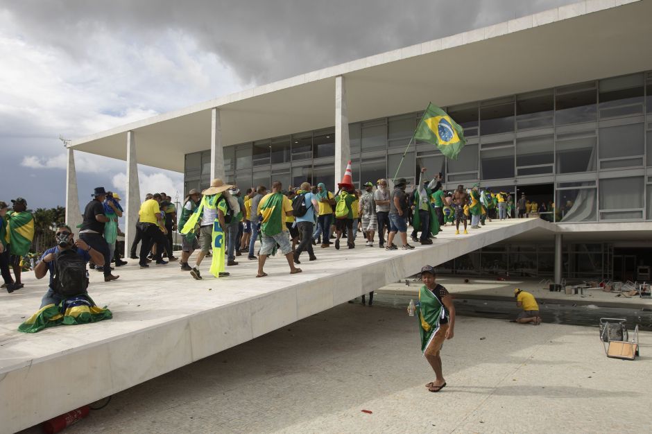 movimentos-sociais-planejam-manifestacoes-de-rua-para-marcar-8-de-janeiro-|-cnn-brasil