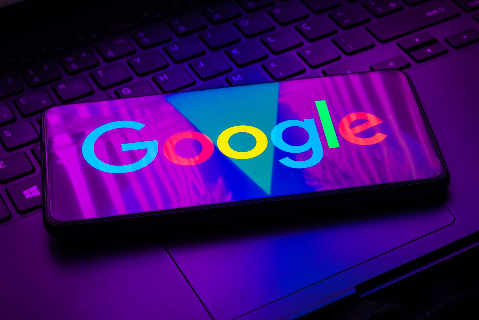 Controladora do Google (GOGL34) amplia lucro, mas receita com publicidade desaponta e ação cai no after hours