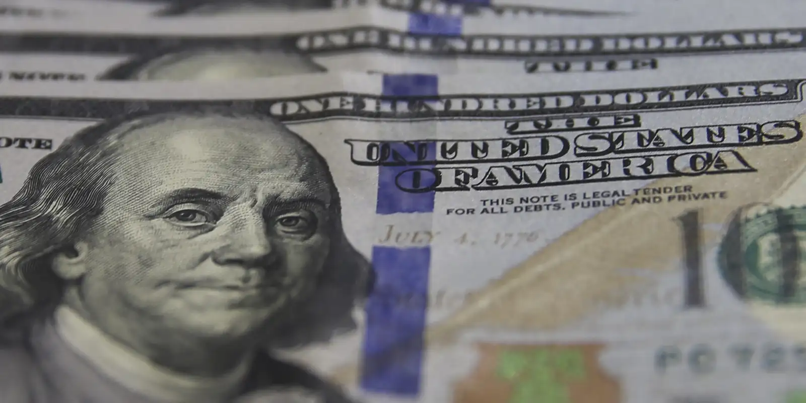dolar-encosta-em-r$-5-com-dados-de-seguro-desemprego-nos-eua