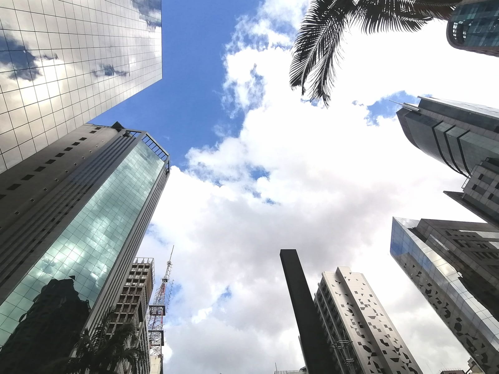 outro-fundo-imobiliario-e-incorporado-e-da-adeus-a-b3;-ifix-fica-no-quase-–-money-times