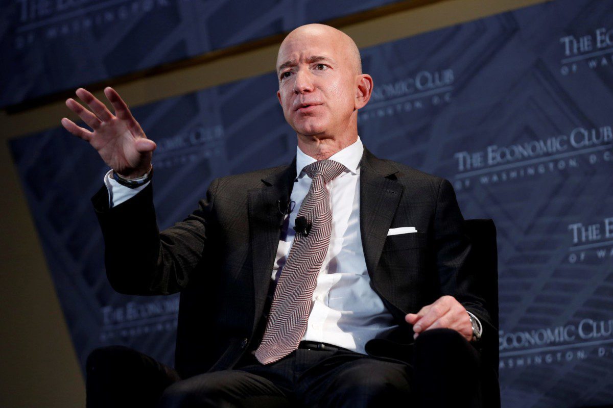 bezos-vende-us$-4-bilhoes-em-acoes-da-amazon;-papeis-recuam-na-nasdaq-|-investnews