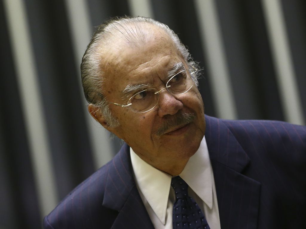 sarney-cai,-machuca-braco-e-esta-de-recuperacao-em-brasilia-|-cnn-brasil