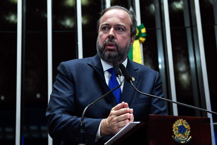 ministro-diz-que-e-possivel-abrir-totalmente-o-mercado-livre-de-energia-ate-2030