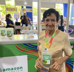aos-76-anos,-ela-fundou-uma-startup-de-suplementos-a-partir-de-uma-planta-tradicional-da-amazonia