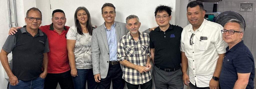 Evento proporcionou networking entre profissionais do mercado fotovoltaico. Imagem: Solinteg/Divulgação