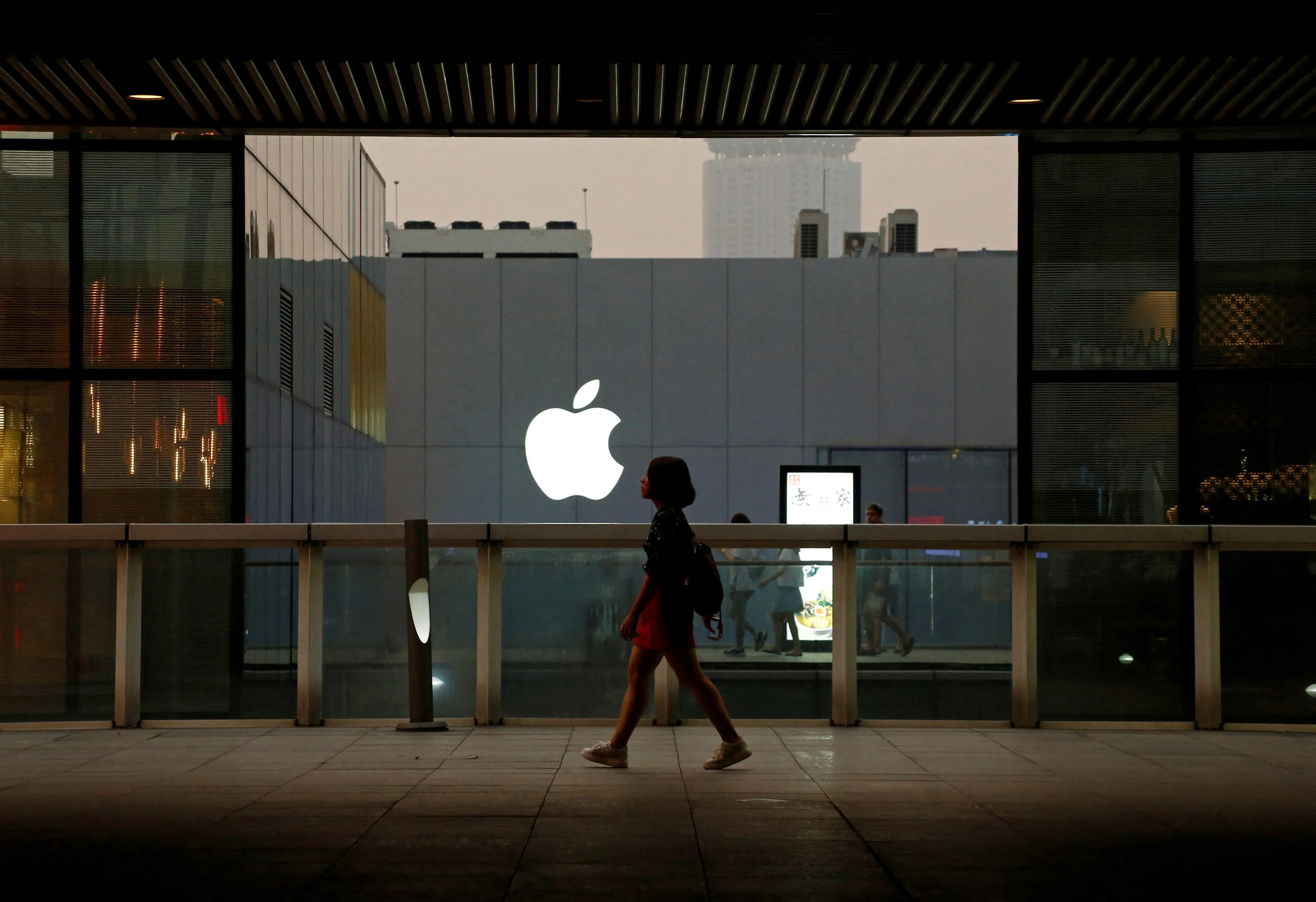 Berkshire Hathaway, de Warren Buffett, reduz sua posição na Apple (AAPL34)