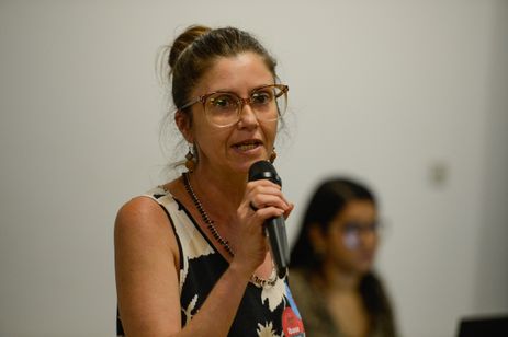 Rio de Janeiro (RJ), 20/02/2024 – A coordenadora da Justiça Global, Melisanda Trentin durante o evento Escuta popular sobre letalidade policial e o impacto na infância, na Gamboa, na zona portuária do Rio de Janeiro. Foto: Tomaz Silva/Agência Brasil