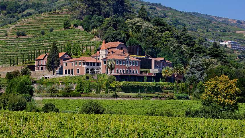O hotel ocupa oito hectares de uma quinta do século 15 e um palacete do século 19 serve de sede (Foto: Divulgação)