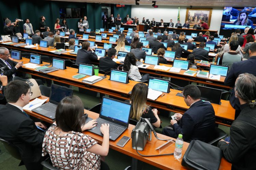 projeto-de-lei-preve-80%-de-energia-solar-na-administracao-federal