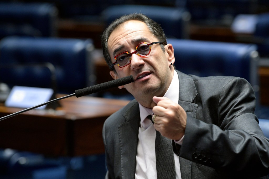pec-militares:-“se-houver-acordo-para-mudar-texto,-abdico-da-relatoria“,-diz-kajuru-|-cnn-brasil