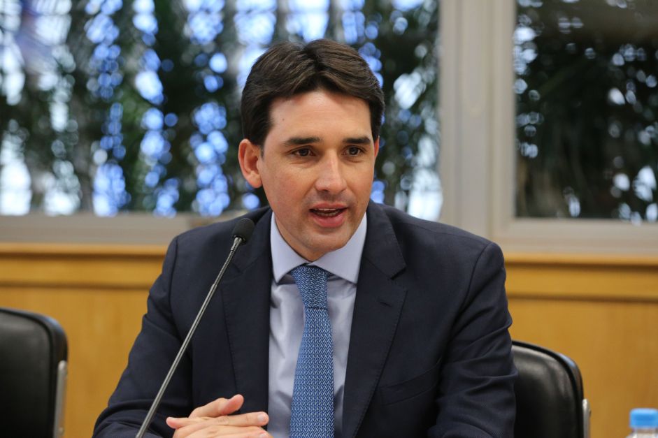 ministro-diz-que-passagens-aereas-a-r$-200-“seria-insano”-|-cnn-brasil