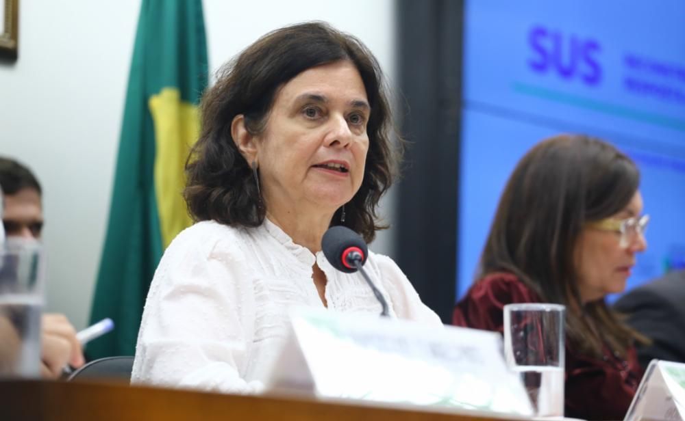 em-meio-a-pressao,-nisia-trindade-recebe-o-apoio-da-comunidade-cientifica-|-cnn-brasil