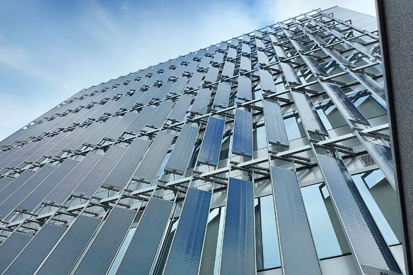 Expandindo as oportunidades de energia solar: dos telhados à integração de edifícios Expandindo as oportunidades de energia solar: dos telhados à integração de edifícios