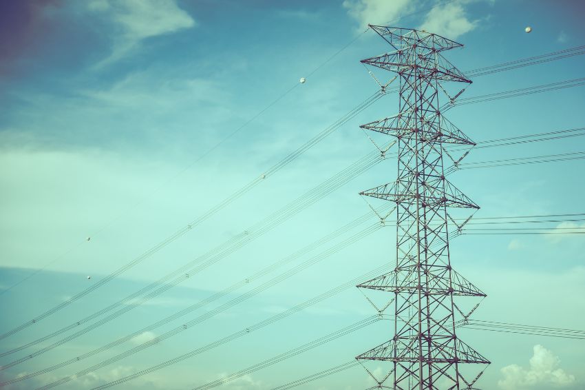 Novas linhas de transmissão ampliam capacidade de escoamento de renováveis