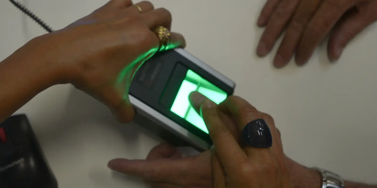 tre-rj-convoca-4-milhoes-de-eleitores-para-fazer-biometria