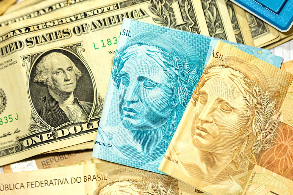 fundos-ganham-com-eua-e-se-afastam-do-real-em-meio-a-aversao-ao-risco-|-investnews