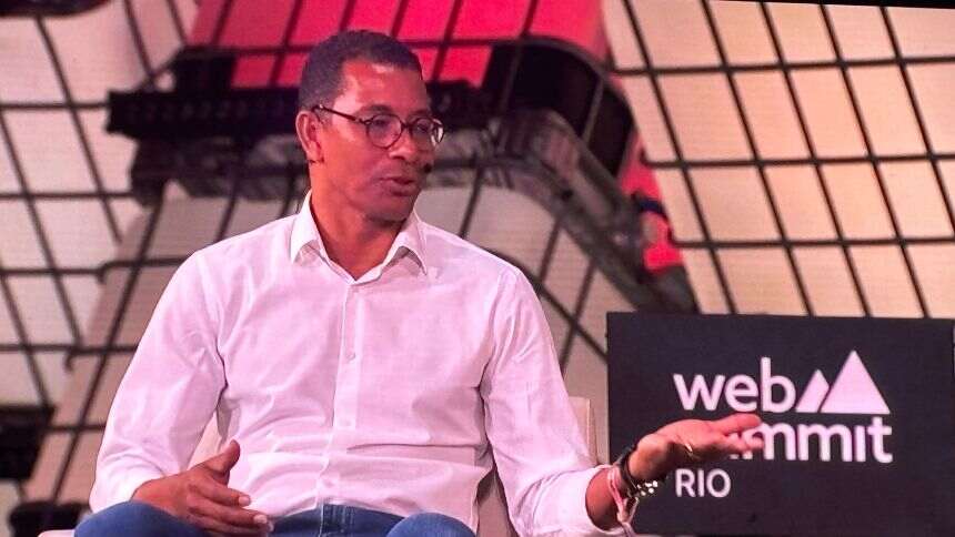 striver,-rede-social-dos-pentacampeoes-roberto-carlos-e-gilberto-silva,-chega-ao-brasil-–-neofeed