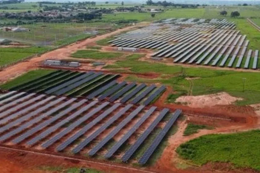 municipio-amplia-acesso-a-energia-solar-por-assinatura-para-comercios