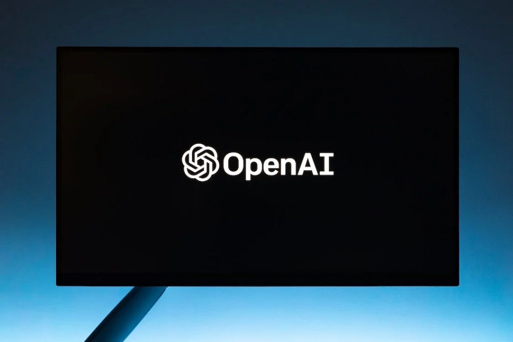 chatgpt:-oito-jornais-americanos-processam-openai-e-microsoft-por-violar-direitos-autorais