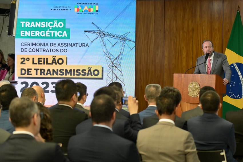 MME assina contratos de concessão do maior leilão de transmissão da história MME assina contratos de concessão do maior leilão de transmissão da história