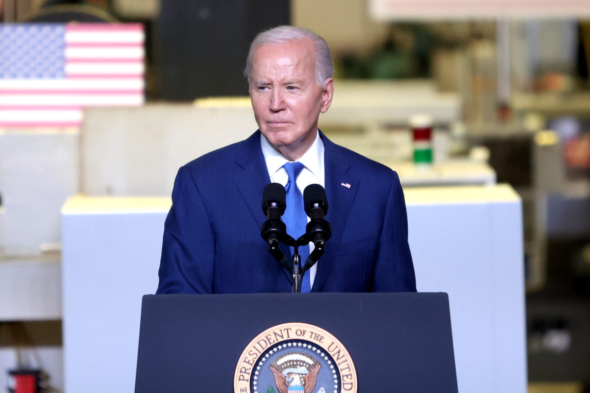 biden-impoe-tarifas-sobre-produtos-chineses-e-taxa-carros-eletricos-em-102%-|-investnews