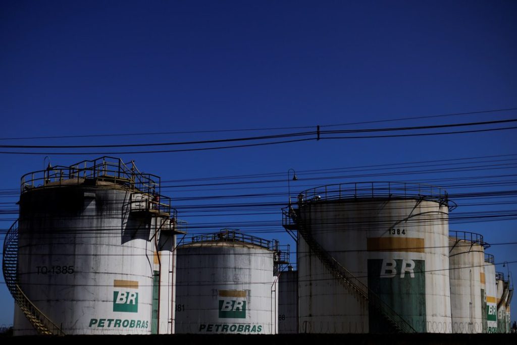 acoes-da-petrobras-(petr3;-petr4)-tem-novo-dia-de-perdas-na-b3