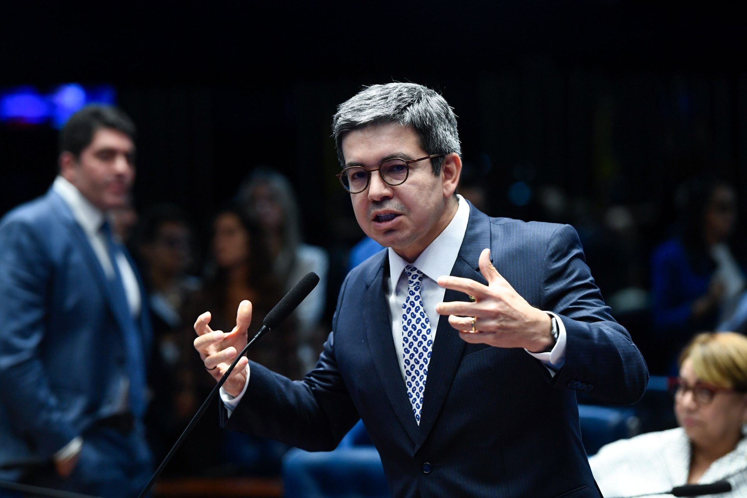 ficar-sem-partido-e-estrategia-“pontual“-e-“controversa“,-dizem-especialistas-|-cnn-brasil