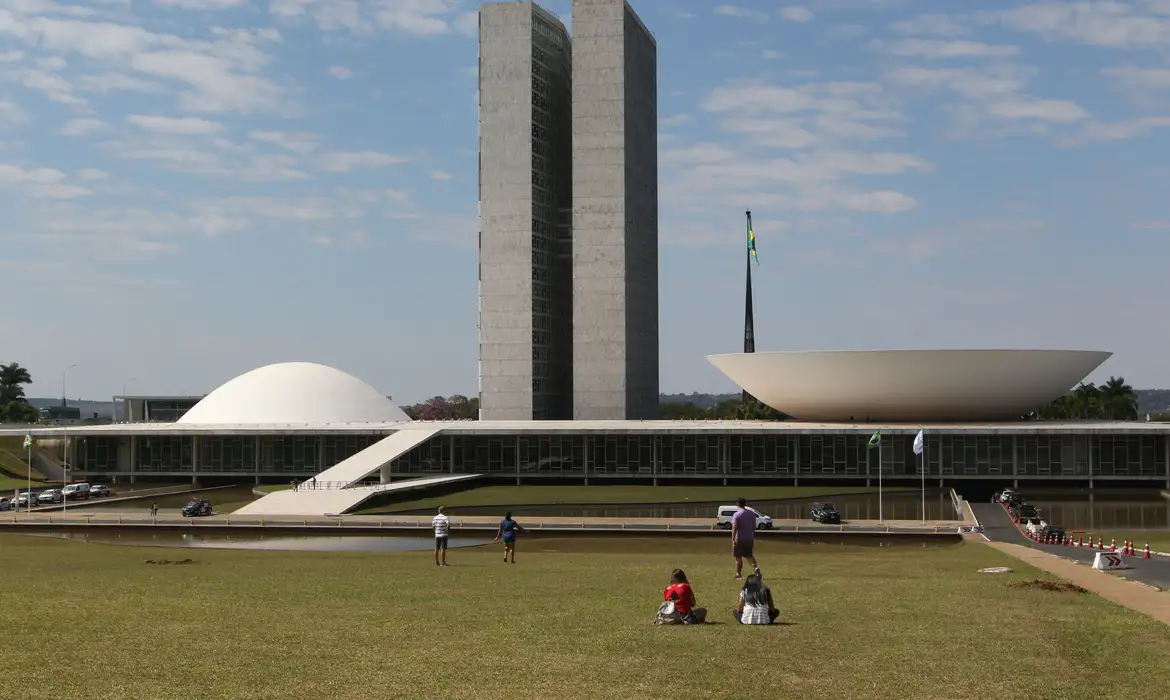 quarentena-para-militar-se-candidatar-pode-ser-votada-dia-5-de-junho