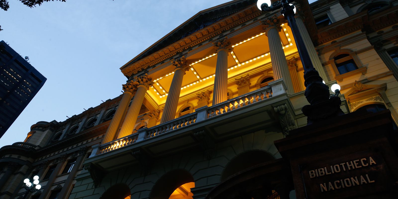 biblioteca-nacional-cria-pagina-para-ajudar-acervos-literarios-no-rs