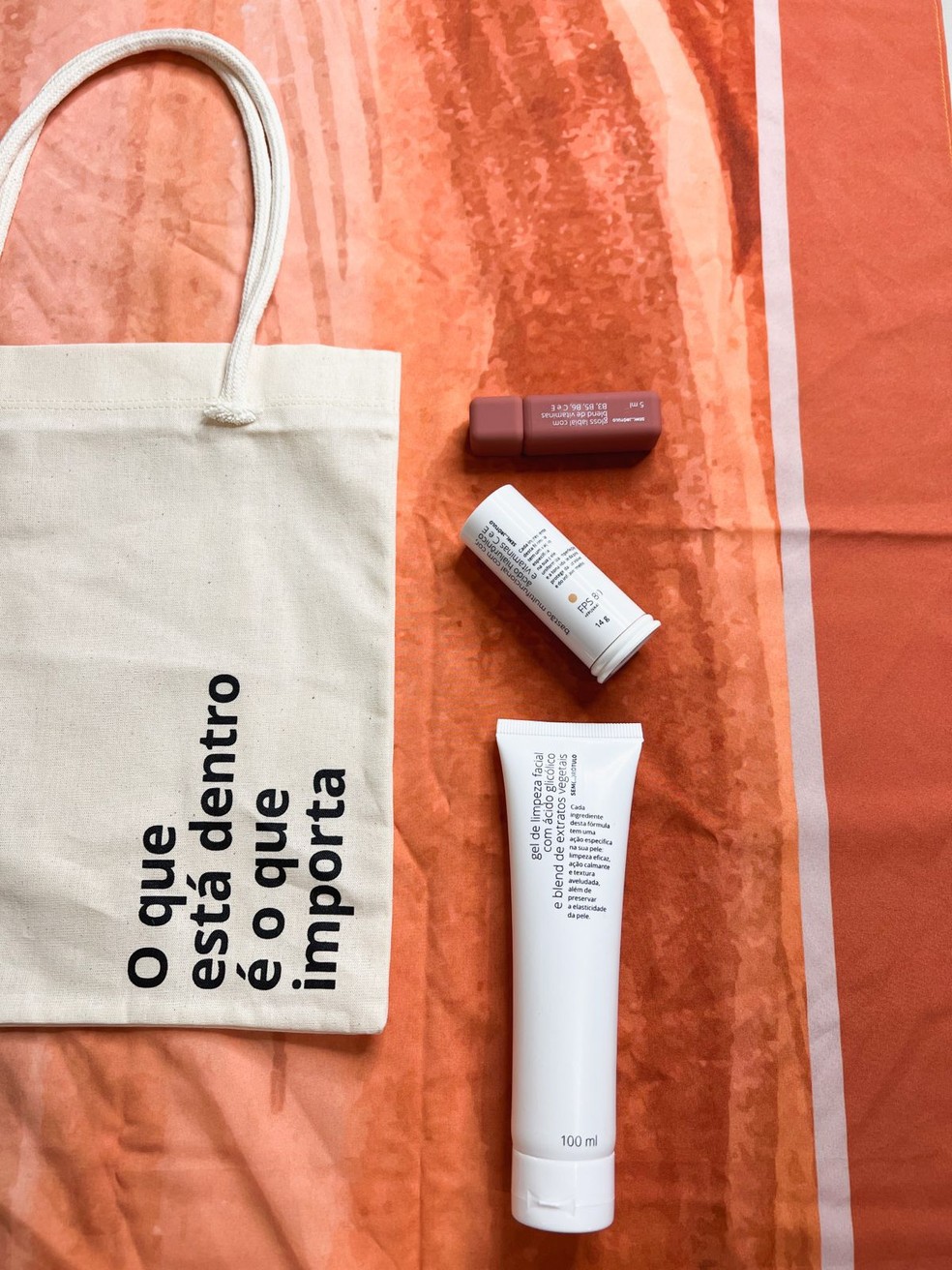 Marca tem quatro itens disponíveis até o momento, comercializados pela plataforma e-commerce da empresa — Foto: Divulgação