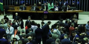 camara-revoga-novo-seguro-dpvat-e-limita-bloqueio-de-emendas
