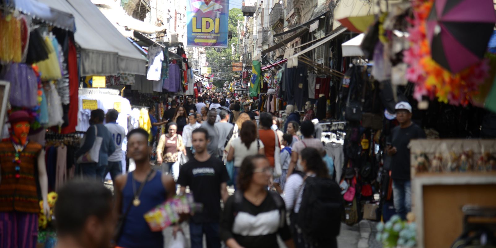 informalidade-recua-no-mercado-de-trabalho-em-janeiro,-diz-ibge