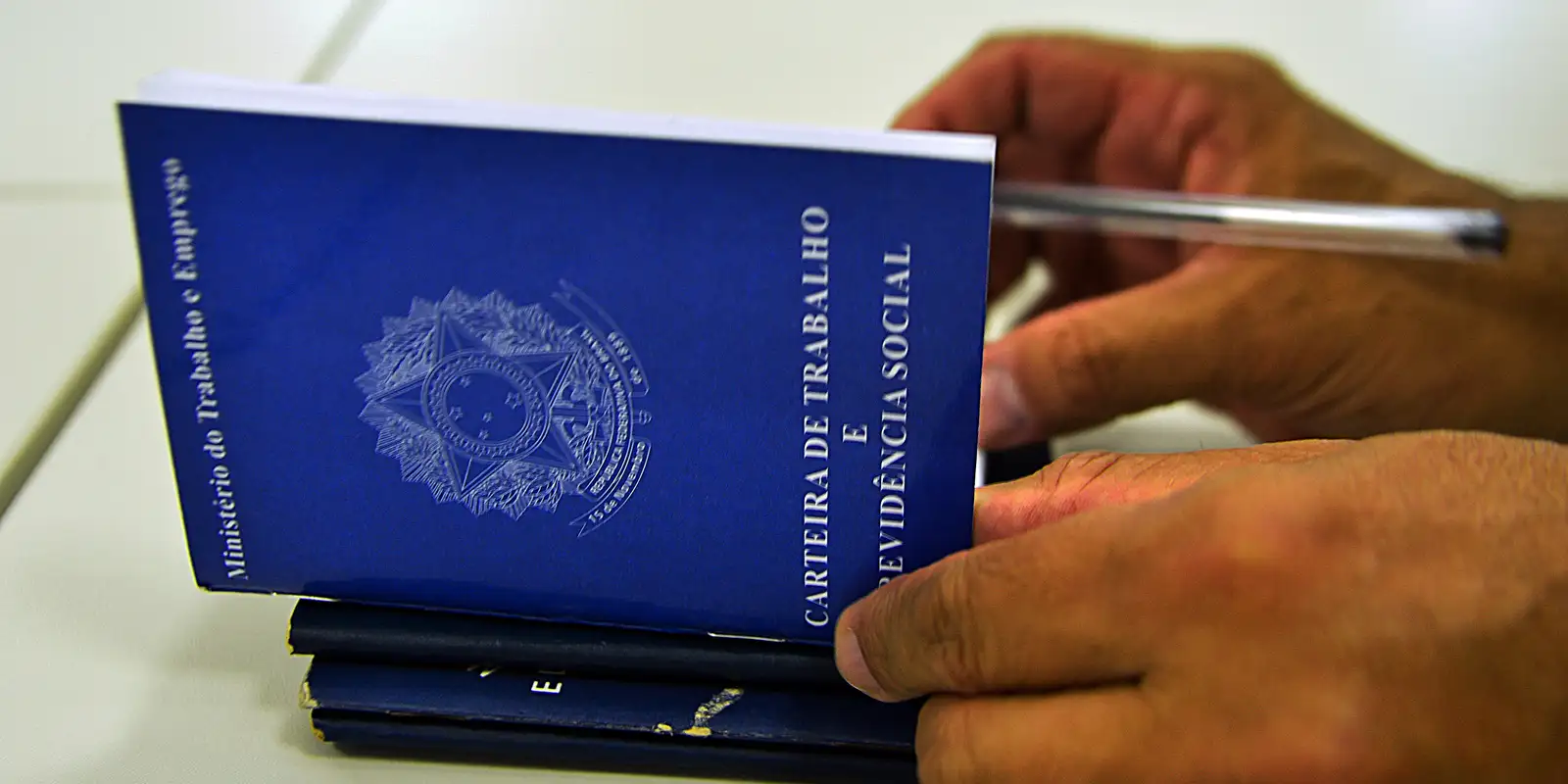 taxa-de-desemprego-sobe-para-6,5%-no-trimestre-encerrado-em-janeiro