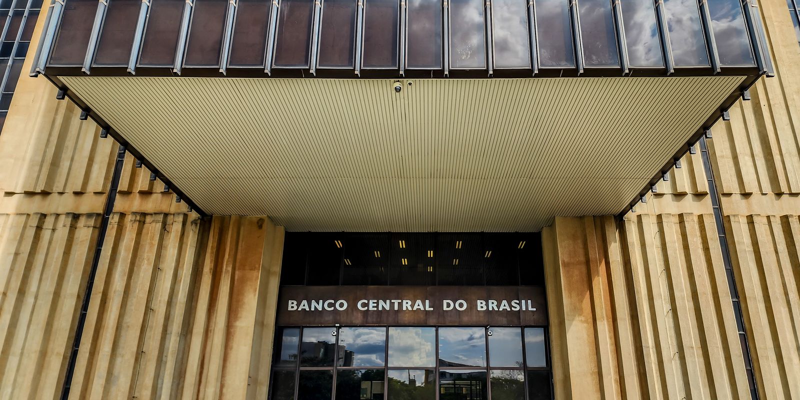 bc-reduz-previsao-do-pib-de-2,1%-para-1,9%-em-2025