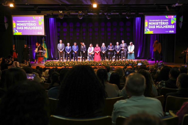 Fabio Rodrigues-Pozzebom/ Agência Brasil Brasília (DF) 28/05/2025 Cerimônia de transmissão de cargo do Ministério das Mulheres. Márcia Lopes, assume a pasta no lugar de Cida Gonçalves. Participam do evento autoridades de governo e representantes de movimentos de mulheres e de organizações da sociedade civil. Foto: Fabio Rodrigues-Pozzebom/ Agência Brasil